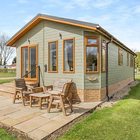 Lode Hall Lodges Upwell エクステリア 写真